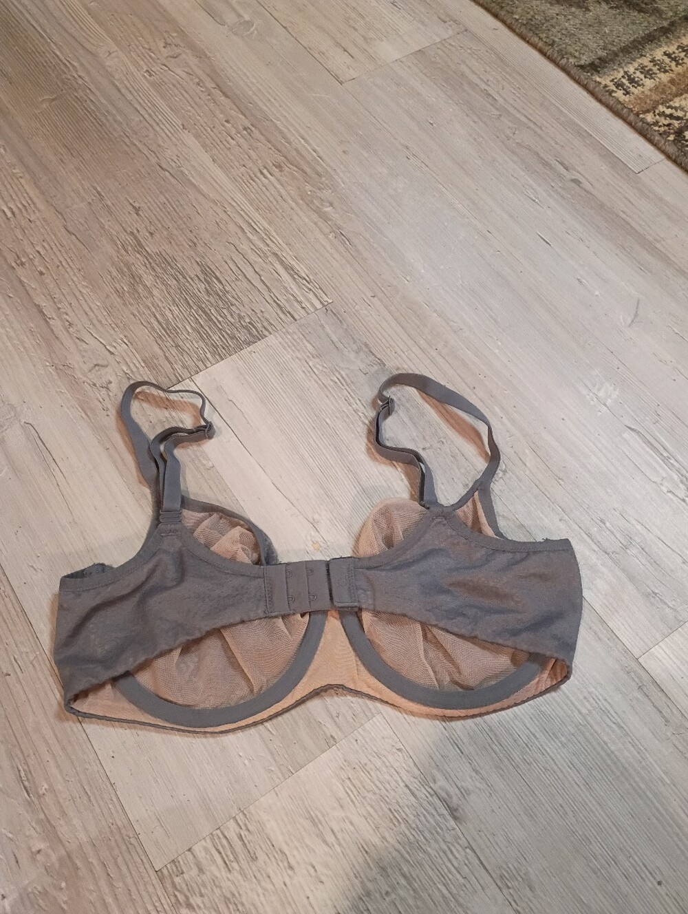 Victoria Secret - Picture 3 of 5